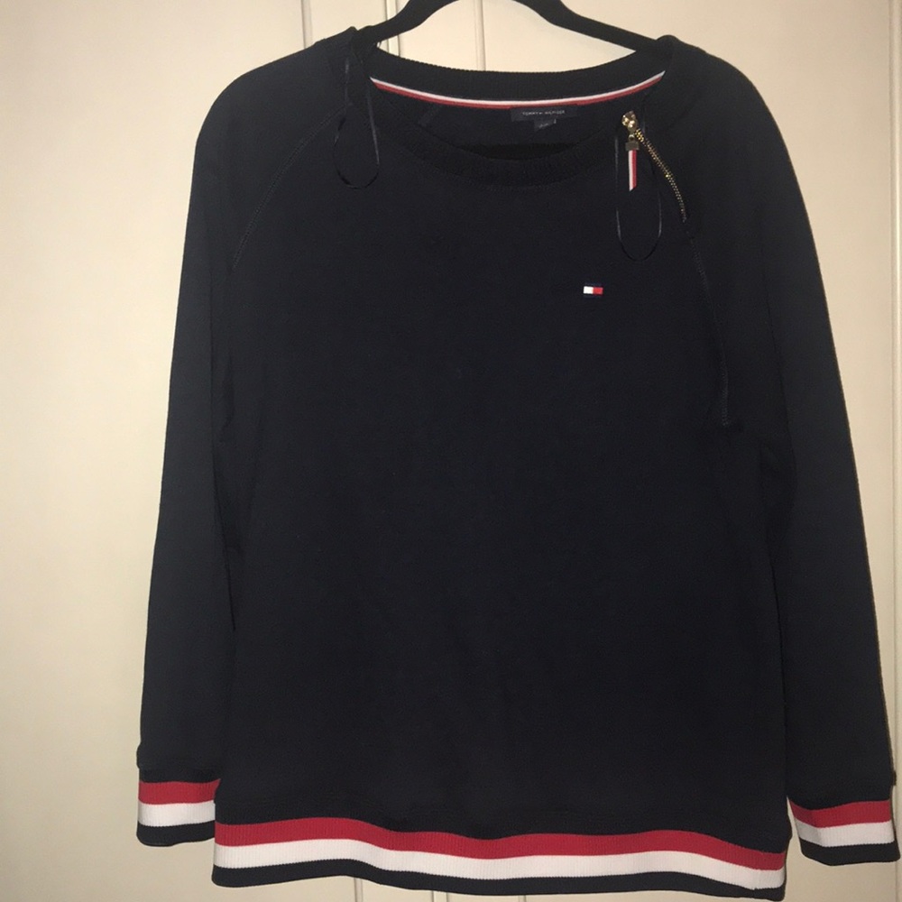 Large Tommy Hilfiger Sweatshirt